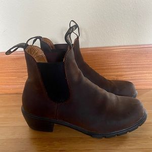 Blundstone heeled Chelsea boots